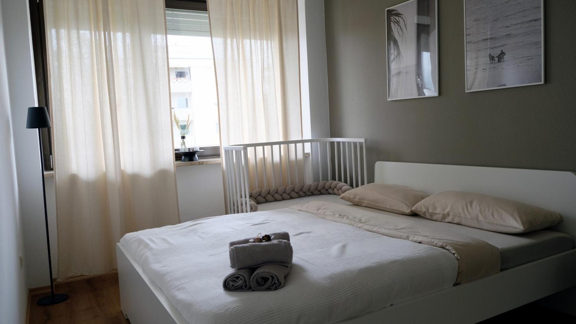 Апартаменты Casa Luxe - 120Qm - Zentral - Familienfreundlich - Parkplatz - 5Km Zum Legoland Гюнцбург Экстерьер фото